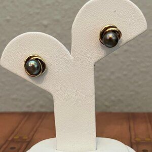 Vintage 14K Gold and Black Pearl Stud Earrings